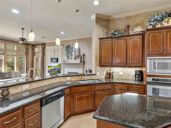 7 N Spring Brook Ct, Spring TX 77382