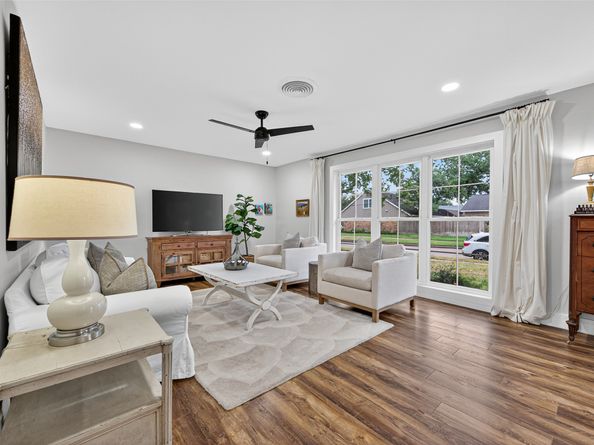 5638 Warm Springs Road, Houston TX 77035
