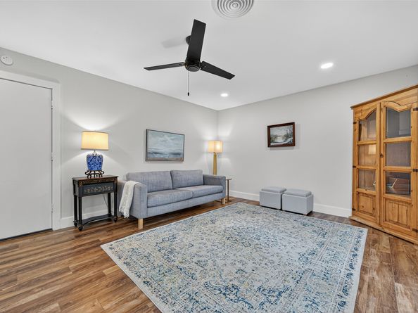 5638 Warm Springs Road, Houston TX 77035