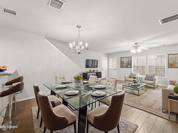 2618 Woodridge Manor Drive, Houston TX 77087