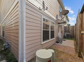 2618 Woodridge Manor Drive, Houston TX 77087