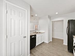 2618 Woodridge Manor Drive, Houston TX 77087