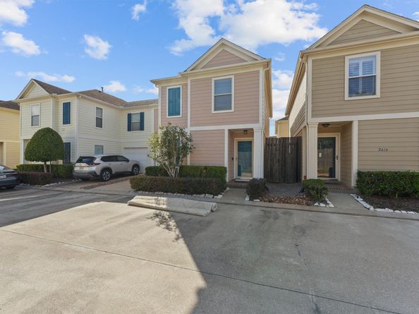 2618 Woodridge Manor Drive, Houston TX 77087