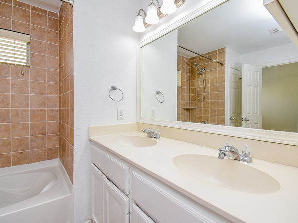 2202 Naomi Street 3, Houston TX 77054