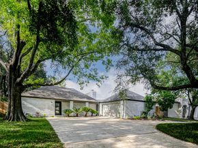 11618 Lakeside Place Drive, Houston TX 77077
