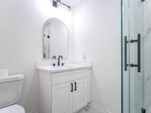 11618 Lakeside Place Drive, Houston TX 77077