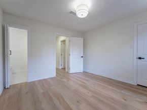 11618 Lakeside Place Drive, Houston TX 77077