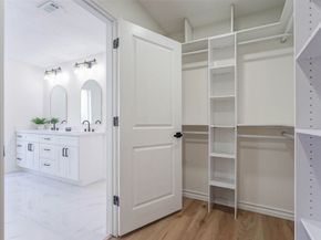 11618 Lakeside Place Drive, Houston TX 77077