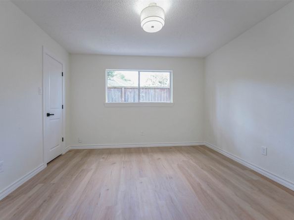 11618 Lakeside Place Drive, Houston TX 77077