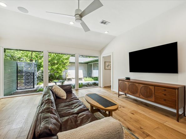 414 E Gaywood Drive, Houston TX 77079