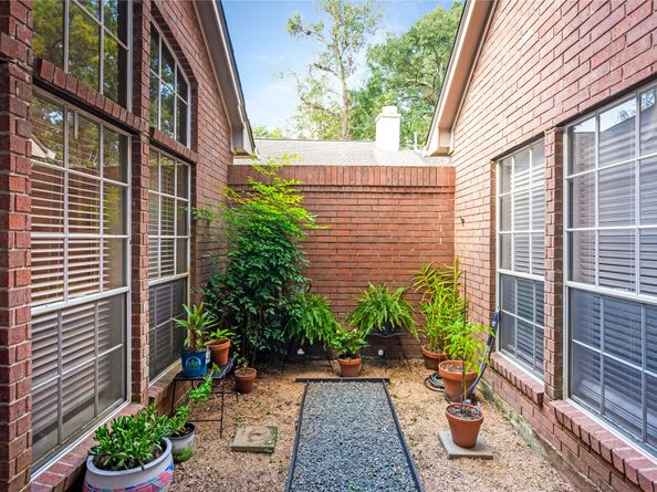 3319 Hickory Brook Lane, Houston TX 77345