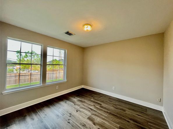 1511 Nichole Woods Drive, Houston TX 77047