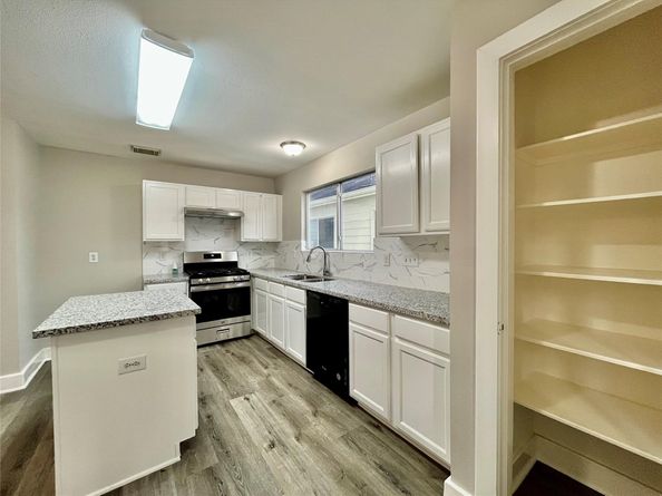 1511 Nichole Woods Drive, Houston TX 77047