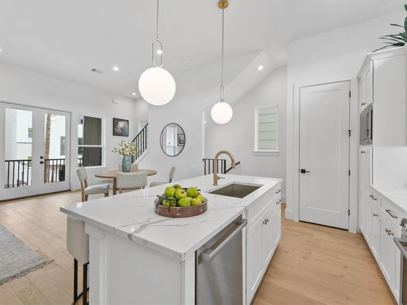 2208 Dennis Street, Houston TX 77004