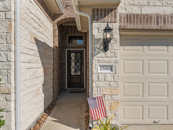 25008 Calais New Court, Kingwood TX 77339