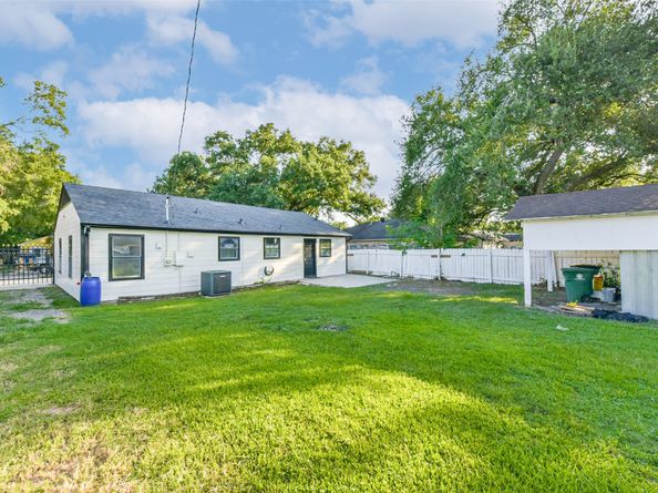 6159 Belmark Street, Houston TX 77033