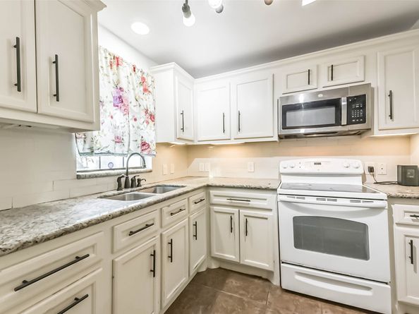 6159 Belmark Street, Houston TX 77033