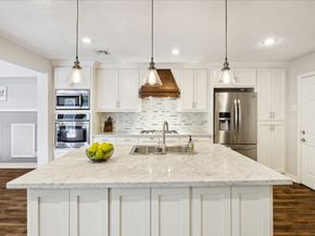11102 Hillcroft Street, Houston TX 77096