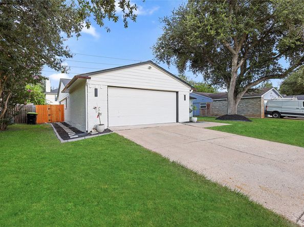 6814 Loch Langham Drive, Houston TX 77084