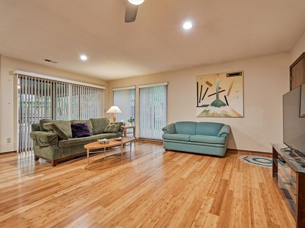 23 Indian Clover Drive, The Woodlands TX 77381