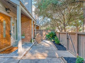 11733 Lakeside Place Drive, Houston TX 77077