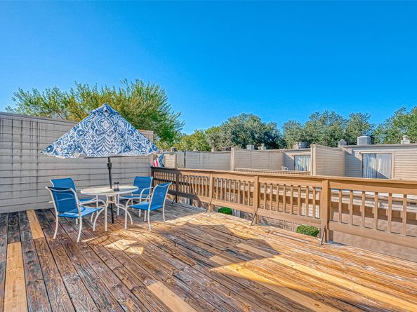 11733 Lakeside Place Drive, Houston TX 77077