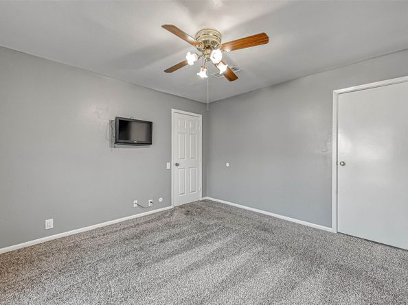 11733 Lakeside Place Drive, Houston TX 77077