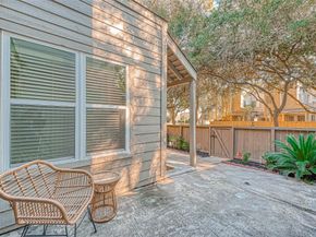 11733 Lakeside Place Drive, Houston TX 77077