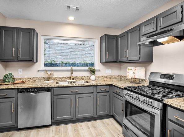 6 Spurwood Court, Spring TX 77381