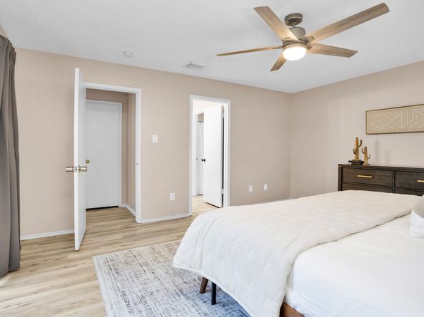 6 Spurwood Court, Spring TX 77381