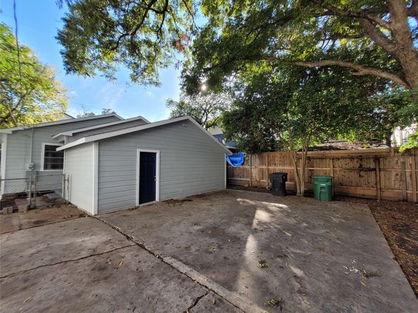 4302 Dickson Street, Houston TX 77007