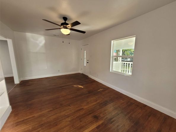 4302 Dickson Street, Houston TX 77007