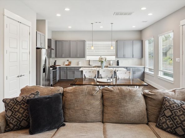 422 Yale Oaks Lane, Houston TX 77091