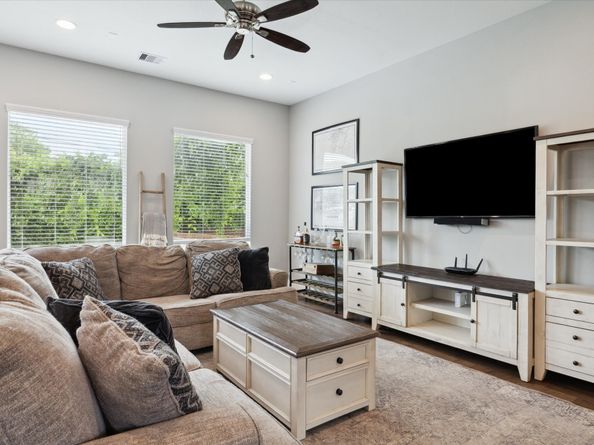 422 Yale Oaks Lane, Houston TX 77091