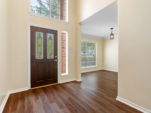 27 N Queenscliff Circle, The Woodlands TX 77382