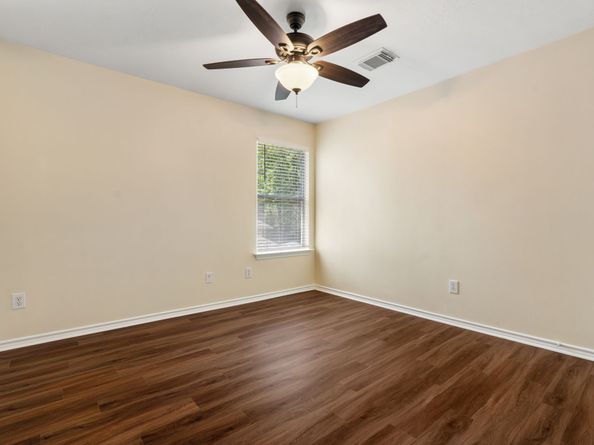 27 N Queenscliff Circle, The Woodlands TX 77382