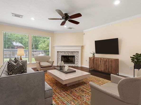 27 N Queenscliff Circle, The Woodlands TX 77382