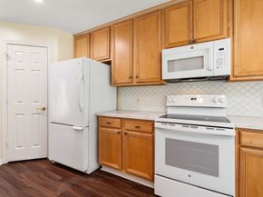 27 N Queenscliff Circle, The Woodlands TX 77382