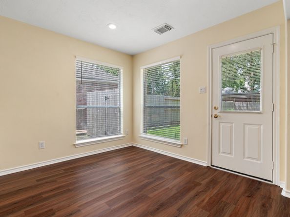27 N Queenscliff Circle, The Woodlands TX 77382