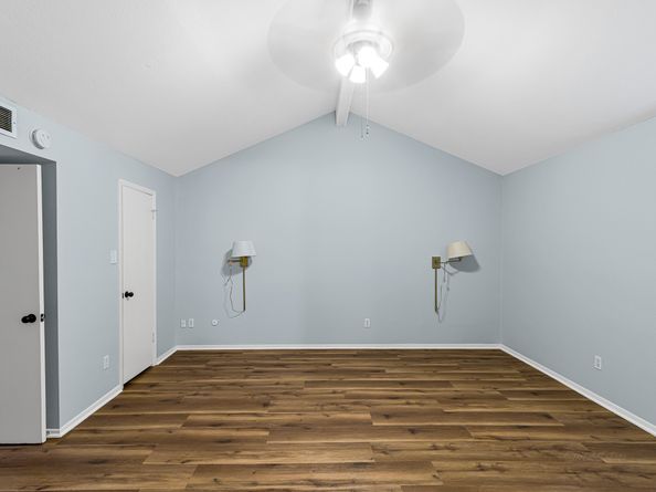 2568 Bering Drive, Houston TX 77057