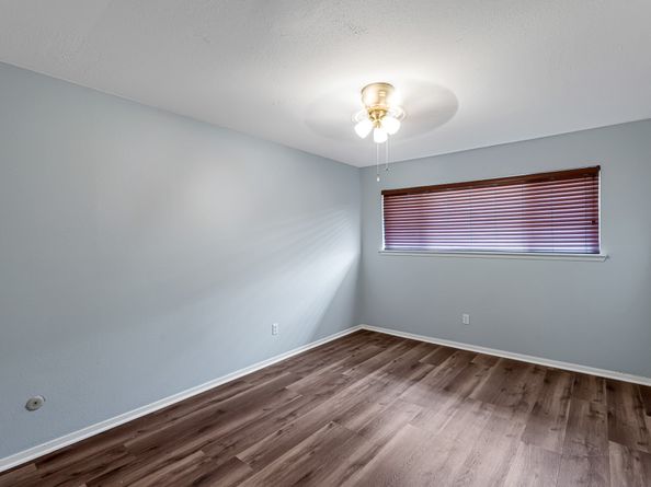 2568 Bering Drive, Houston TX 77057