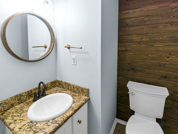 2568 Bering Drive, Houston TX 77057