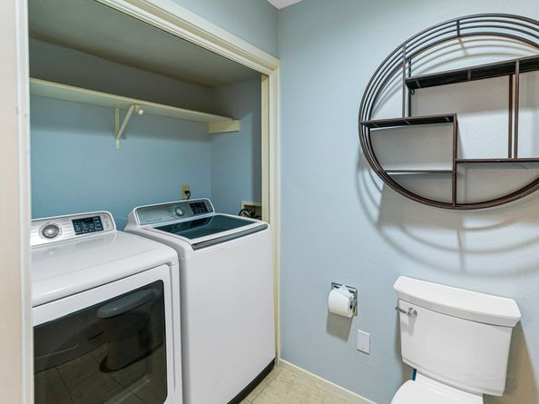 2568 Bering Drive, Houston TX 77057