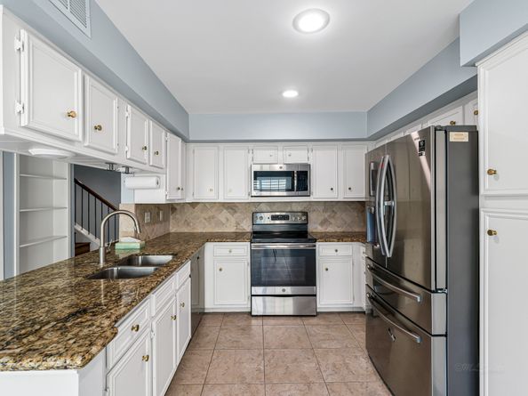 2568 Bering Drive, Houston TX 77057