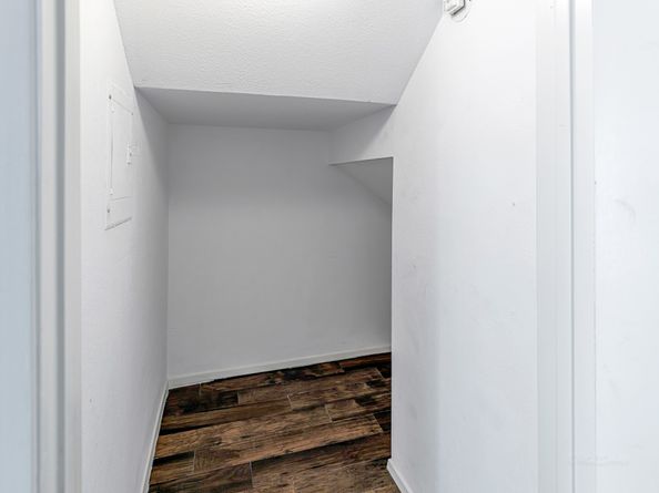 2568 Bering Drive, Houston TX 77057