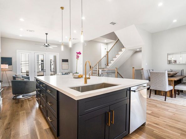 2220 Francis Street, Houston TX 77004