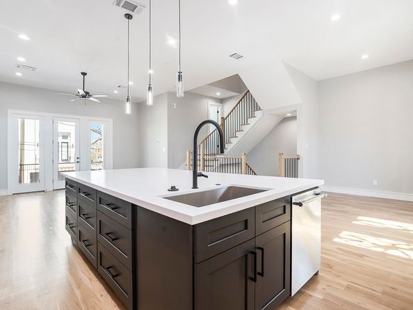 2220 Francis Street, Houston TX 77004