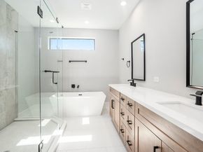 2220 Francis Street, Houston TX 77004