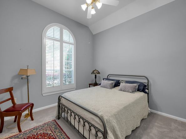 7 Tudor Glen Place, The Woodlands TX 77382