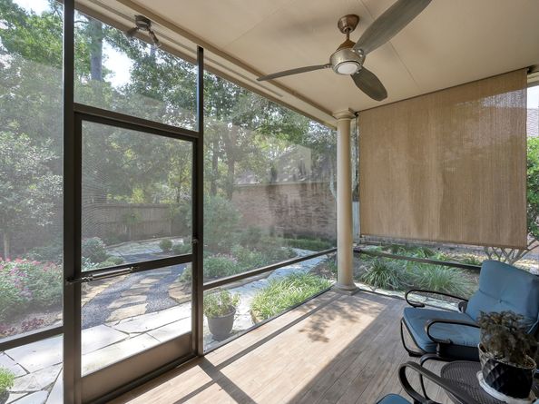7 Tudor Glen Place, The Woodlands TX 77382